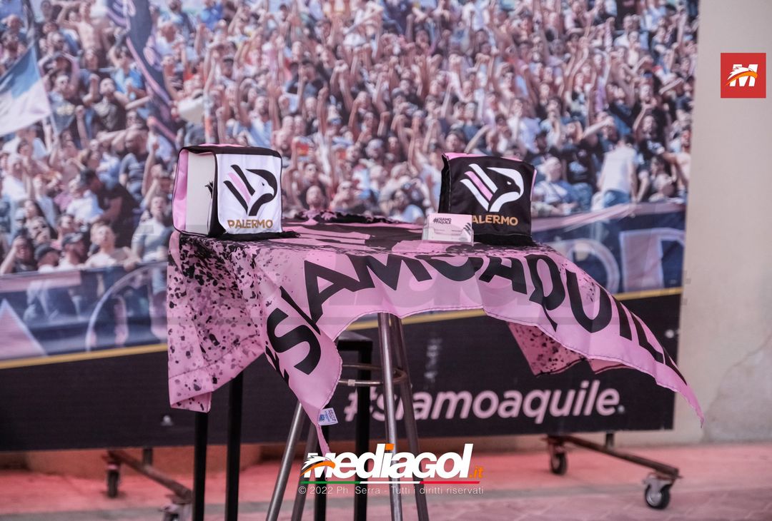 FOTO RITIRO PALERMO, Brunori e l’incontro con i tifosi al Barbera (Gallery) - immagine 9