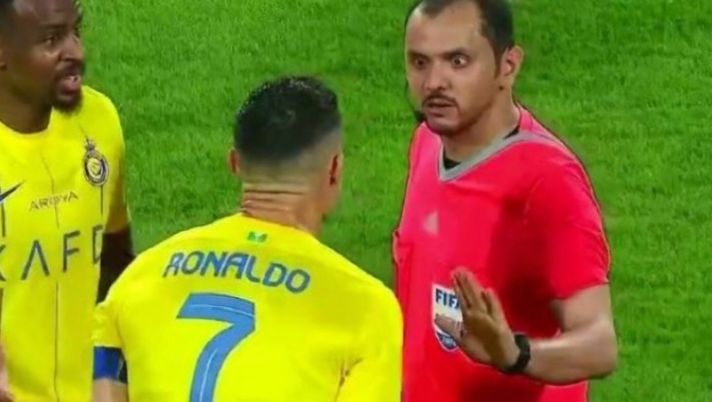 Riad, CR7 fuori controllo al derby di Supercoppa: scalcia il rivale e minaccia l’arbitro - immagine 1