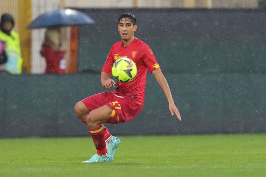 LA SPEZIA, ITALY - JANUARY 08: Youssef Maleh of US Lecce in action during the Serie A match between Spezia Calcio and US Lecce at Stadio Alberto Picco on January 8, 2023 in La Spezia, Italy. (Photo by Gabriele Maltinti/Getty Images) Maleh
