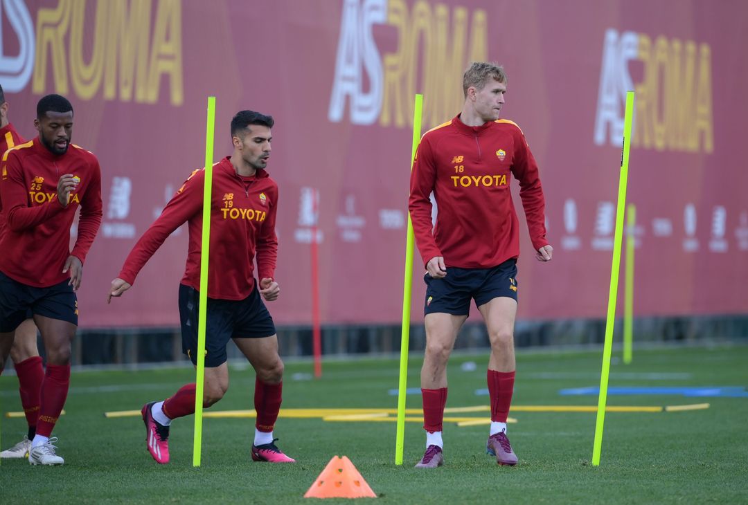 Roma, ultimo allenamento prima del match contro la Cremonese – FOTO GALLERY - immagine 30
