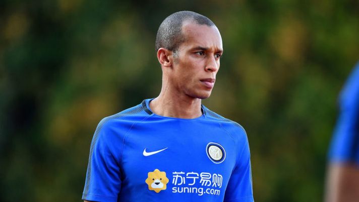 SINGAPORE - JULY 28: Miranda #25 of FC Interernazionale looks during an official ICC Singapore Training Session at Bishan Stadium on July 28, 2017 in Singapore. (Photo by Thananuwat Srirasant/Getty Images for ICC) Sette buone notizie per il fantacalcio verso la prossima giornata - immagine 1