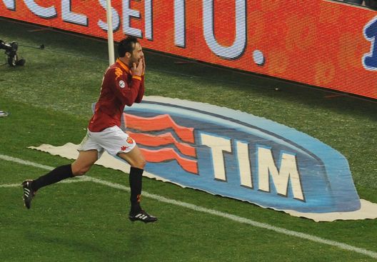 (Photo by Giuseppe Bellini/Getty Images) Marco Cassetti oggi: il sogno di una panchina, dopo il gol nel derby alla Lazio…- immagine 2
