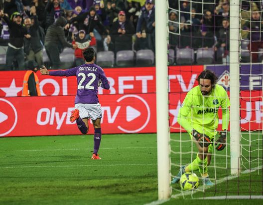 GERMOGLI PH: 7 GENNAIO 2023 FIRENZE STADIO ARTEMIO FRANCHI CAMPIONATO SERIE A FIORENTINA VS SASSUOLO NELLA FOTO GOL ESULTANZA GONZALEZ Gazzetta: “Chiunque abbia giocato sa che il rigore per la Fiorentina non c’era”- immagine 2