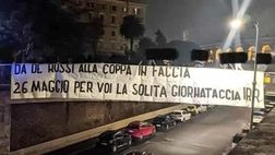 Addio De Rossi e “Coppa in faccia”: lo striscione dalla Lazio sul 26 maggio
