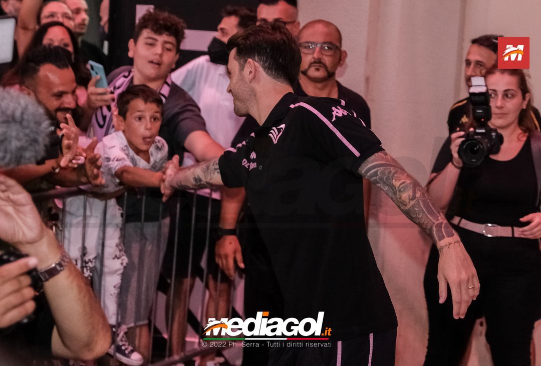 FOTO RITIRO PALERMO, Brunori e l’incontro con i tifosi al Barbera (Gallery) - immagine 21