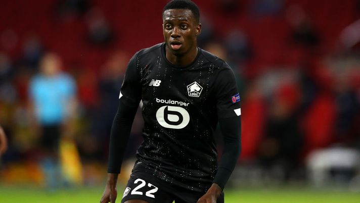 AMSTERDAM, NETHERLANDS - FEBRUARY 25: Timothy Weah of Lille in action during the UEFA Europa League Round of 32 match between AFC Ajax and Lille OSC at Johan Cruyff Arena on February 25, 2021 in Amsterdam, Netherlands. Sporting stadiums around Netherlands remain under strict restrictions due to the Coronavirus Pandemic as Government social distancing laws prohibit fans inside venues resulting in games being played behind closed doors. (Photo by Dean Mouhtaropoulos/Getty Images) Juventus, nuovi contatti con il Lille per Weah: le cifre e cosa manca per chiudere - immagine 1