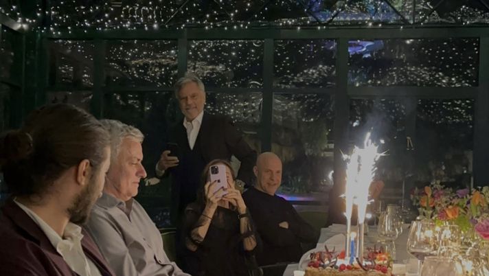 Mourinho festeggia i 60 anni al De Russie: presenti anche Foti e Tiago Pinto – VIDEO - immagine 1