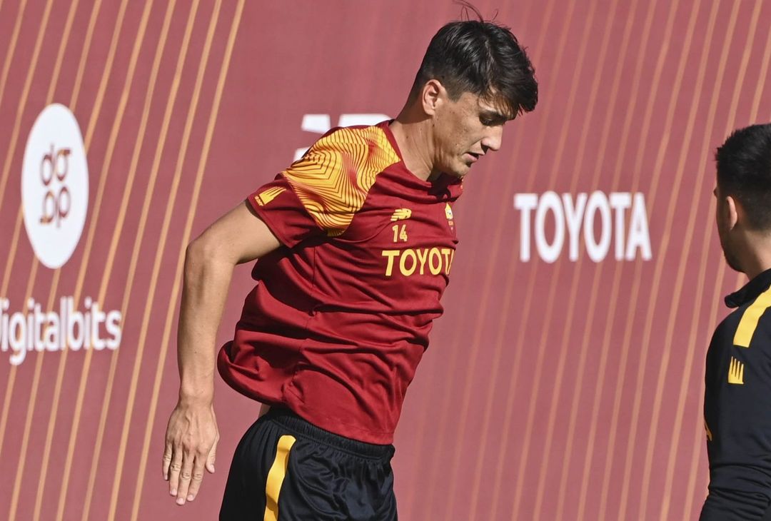 Trigoria, ripresa in vista del Betis: Karsdorp con il gruppo – FOTO GALLERY - immagine 62