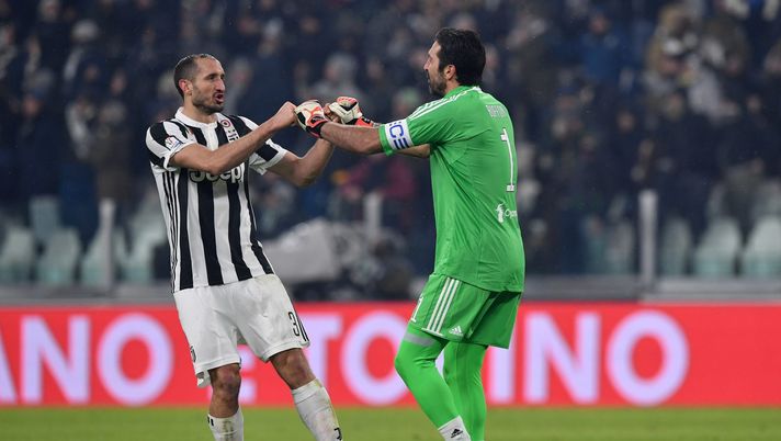 TURIN, ITALY - FEBRUARY 28:  Gianluigi Buffon of Juventus and Giorgio Chiellini celebrate the victory at the end of the TIM Cup match between Juventus and Atalanta BC at Allianz Stadium on February 28, 2018 in Turin, Italy.  (Photo by Valerio Pennicino - Juventus FC/Juventus FC via Getty Images) 