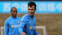 Sirene inglesi per l’ex inter Sainsbury: due club sul difensore. L’agente: “Abbiamo…”