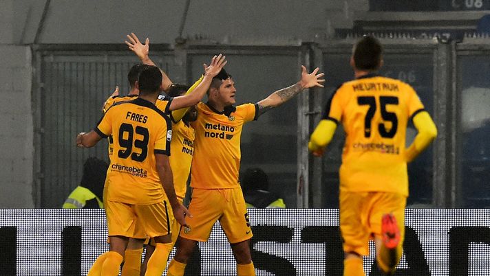 REGGIO NELL'EMILIA, ITALY - NOVEMBER 25: Bruno Zuculini of Hellas Verona FC celebrates after scoring the opening goal during the Serie A match between US Sassuolo and Hellas Verona FC at Mapei Stadium - Citta' del Tricolore on November 25, 2017 in Reggio nell'Emilia, Italy. (Photo by Giuseppe Bellini/Getty Images) REGGIO NELL'EMILIA, ITALY - NOVEMBER 25: Bruno Zuculini of Hellas Verona FC celebrates after scoring the opening goal during the Serie A match between US Sassuolo and Hellas Verona FC at Mapei Stadium - Citta' del Tricolore on November 25, 2017 in Reggio nell'Emilia, Italy. (Photo by Giuseppe Bellini/Getty Images)