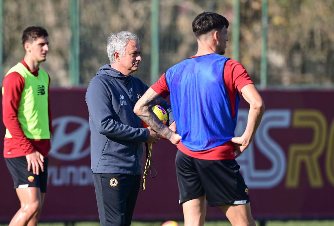 Genoa-Roma, la rifinitura: Smalling torna in gruppo – FOTO GALLERY - immagine 31