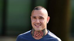 Nainggolan si rilassa a Milano nel tempo libero: shopping in centro con gli amici