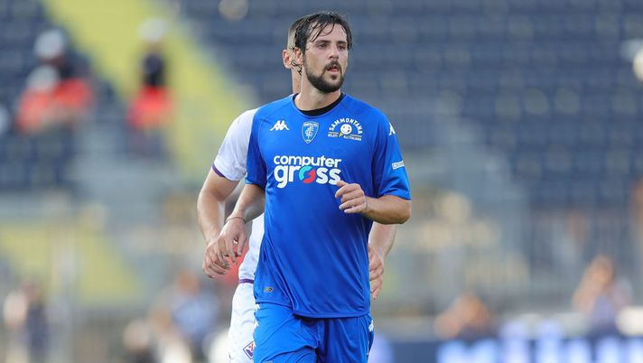 EMPOLI, ITALY - AUGUST 21: Mattia Destro of Empoli FC looks on during the Serie A match between Empoli FC and ACF Fiorentina at Stadio Carlo Castellani on August 21, 2022 in Empoli, .  (Photo by Gabriele Maltinti/Getty Images)  La Nazione: “Novità sulle condizioni di Destro e Baldanzi, cosa filtra verso il Milan” - immagine 1