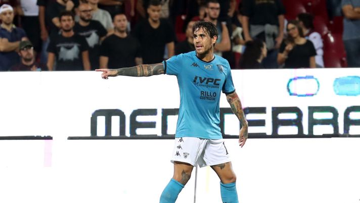 SALERNO, ITALY – SEPTEMBER 16 : Nicolas viola of Benevento Calcio during the Serie B match between Salernitana and Benevento Calcio at Stadio Arechi on September 16, 2019 in Salerno, Italy. (Photo by Francesco Pecoraro/Getty Images) 