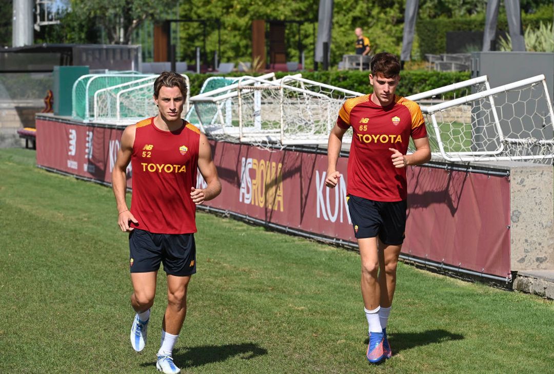 Roma, la seduta del mattino a Trigoria – FOTO GALLERY- immagine 1