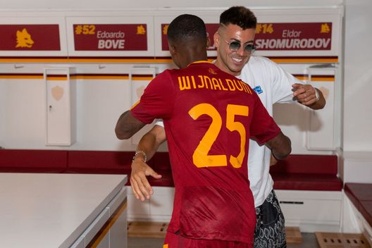 Getty Images Roma, Wijnaldum ammira i trofei vinti da Mourinho – FOTO- immagine 3