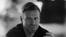 Klaassen posta una foto. Frattesi scherza: “Che capello mio fratello”