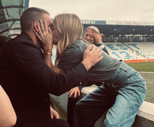 Sarah Felberbaum: “De Rossi? Non lo conoscevo. Per ignoranza dicevo: ‘Mai con un calciatore'” - immagine 1