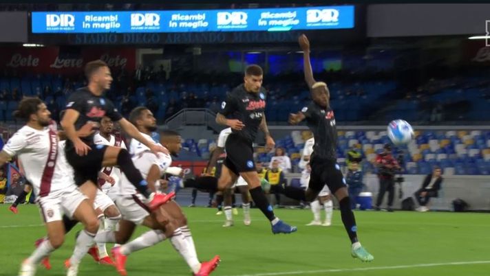 FOTO Napoli-Torino, tutto fermo: annullato un goal a Di Lorenzo per fuorigioco - immagine 1