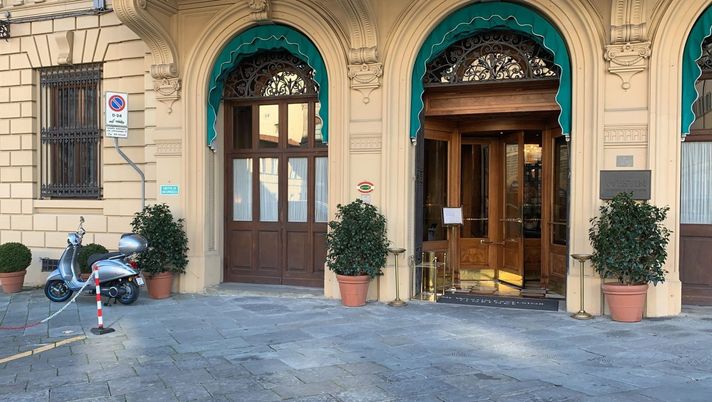 VN &#8211; Commisso, mattinata di riflessioni in albergo. Niente centro sportivo 