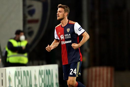  CAGLIARI, ITALY - MARCH 03: Daniele Rugani of Cagliari celebrates his goal 1-0 during the Serie A match between Cagliari Calcio and Bologna FC at Sardegna Arena on March 3, 2021 in Cagliari, Italy. (Photo by Enrico Locci/Getty Images) 