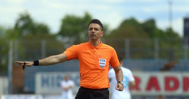 L'arbitro Pajaç DINAMO HAJDUK