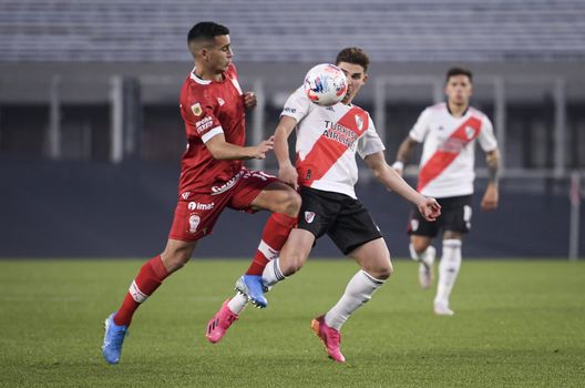 Julian Alvarez talento del River Plate seguito dal Milan e possibile acquisto nelle prossime sessioni di mercato, estiva o invernale. Julian Alvarez talento del River Plate seguito dal Milan