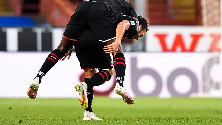 Hakan Calhanoglu e Rafael Leao, l'esultanza in Sampdoria-Milan | AC Milan News (GETTY Images)