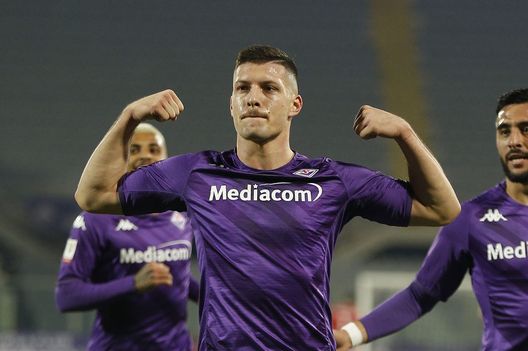 FLORENCE, ITALY - FEBRUARY 01: Luka Jovic of ACF Fiorentina celebrates after scoring a goal during the Coppa Italia Quarter Final matcy between Fiorentina and Torino at Stadio Artemio Franchi on February 1, 2023 in Florence, Italy. (Photo by Gabriele Maltinti/Getty Images) jovic