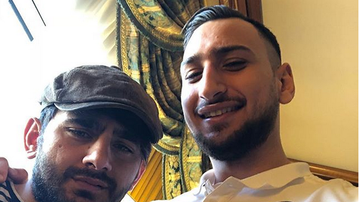 Milan sui social – Donnarumma con il barbiere Milan sui social – Donnarumma con il barbiere