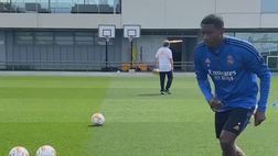 Real Madrid, Alaba è un cecchino e Militao… (VIDEO)