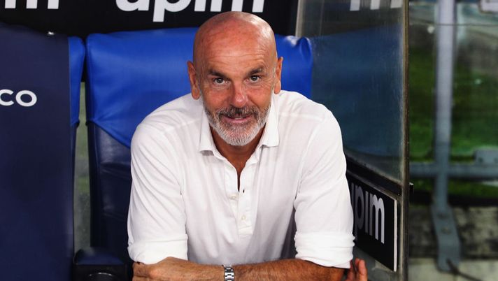 ROME, ITALY - JULY 04: AC Milan head coach Stefano Pioli looks on during the Serie A match between SS Lazio and AC Milan at Stadio Olimpico on July 4, 2020 in Rome, Italy. (Photo by Paolo Bruno/Getty Images) ROME, ITALY - JULY 04: AC Milan head coach Stefano Pioli looks on during the Serie A match between SS Lazio and AC Milan at Stadio Olimpico on July 4, 2020 in Rome, Italy. (Photo by Paolo Bruno/Getty Images)