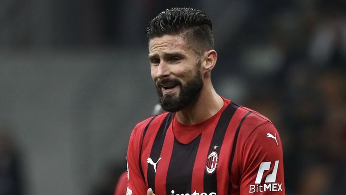 MILAN, ITALY - NOVEMBER 03: Olivier Giroud of AC Milan reacts during the UEFA Champions League group B match between AC Milan and FC Porto at Giuseppe Meazza Stadium on November 03, 2021 in Milan, Italy. (Photo by Marco Luzzani/Getty Images) Milan-Roma 1-0, la sblocca Olivier Giroud dagli undici metri! | News - immagine 1