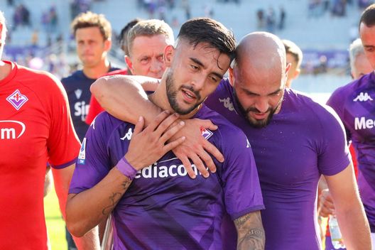 GERMOGLI PH: 18 SETTEMBRE 2022 FIRENZE STADIO ARTEMIO FRANCHI SERIE A FIORENTINA VS VERONA NELLA FOTO GONZALEZ SAPONARA Giorgetti: “Domani la pressione è sul Milan. Ecco perché Italiano ha cambiato”- immagine 2