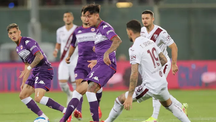 FLORENCE, ITALY - AUGUST 28: Erick Pulgar of ACF Fiorentina in action during the Serie A match between ACF Fiorentina and Torino FC at Stadio Artemio Franchi on August 28, 2021 in Florence, Italy.  (Photo by Gabriele Maltinti/Getty Images)