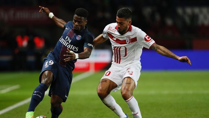 Ricardo Kishna con la maglia del Lille (a destra) 