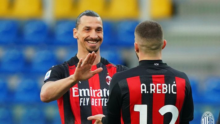 Rebic e Ibrahimovic dopo il gol segnato in Parma-Milan (@acmilan) 