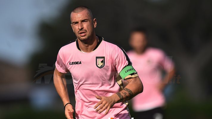 PALERMO, ITALY - AUGUST 18: Ilija Nestorovski of Palermo in action during the pre-season friendly match between US Citta' di Palermo and Sicula Leonzio at Carmelo Onorato training center on August 18, 2018 in Palermo, Italy.  (Photo by Tullio M. Puglia/Getty Images) 