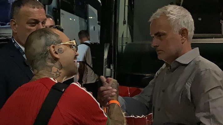Mourinho, il manager di Rhove gli regala il disco di platino della hit “Shakerando” - immagine 1