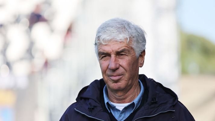 LA SPEZIA, ITALY - JANUARY 04: Atalanta BC head coach Gian Piero Gasperini looks on during the Serie A match between Spezia Calcio and Atalanta BC at Stadio Alberto Picco on January 04, 2023 in La Spezia, Italy. (Photo by Claudia Greco/Getty Images) Gasperini: “La prima diagnosi su Zapata, quando torna Demiral e su Pasalic centravanti…” - immagine 1