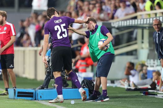  Federico Chiesa festeggia con il fratello Lorenzo il gol contro la SPAL al 'Franchi' 