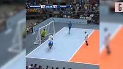 VIDEO / La mezza rovesciata è spettacolare. E Ronaldinho non ci crede…