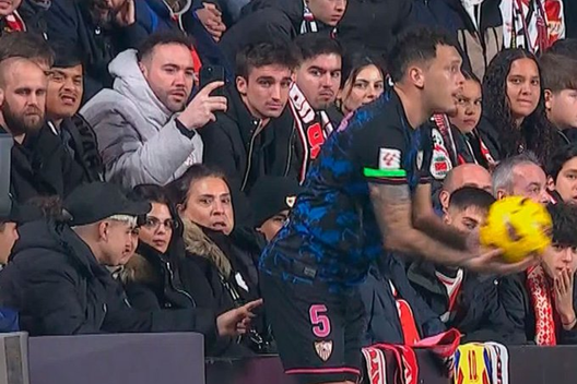 Tifoso Rayo molesta Ocampos: “E se fosse successo nel calcio femminile?” Tifoso Rayo molesta Ocampos: “E se fosse successo nel calcio femminile?” - immagine 1