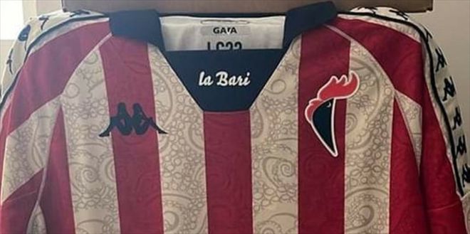 Tra i pescatori al Porto Vecchio di Bari: “Ragazzi, c’è una maglia speciale per il derby…”- immagine 2