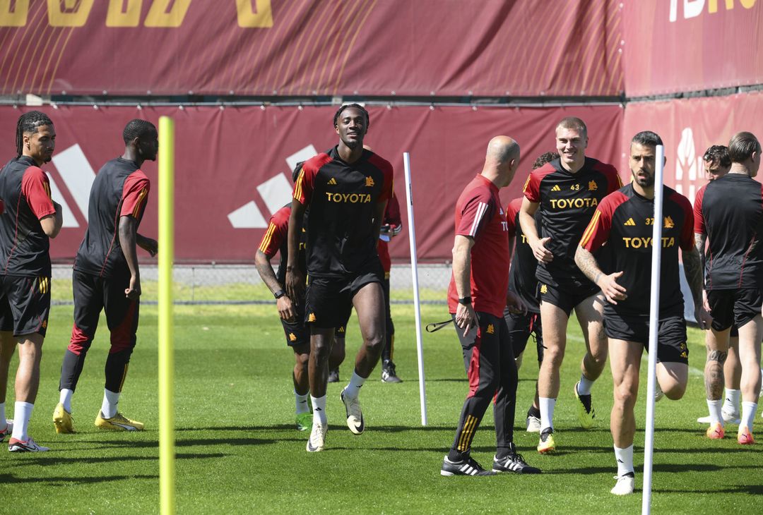 Trigoria, sorrisi e concentrazione nell’allenamento post derby – FOTOGALLERY - immagine 3