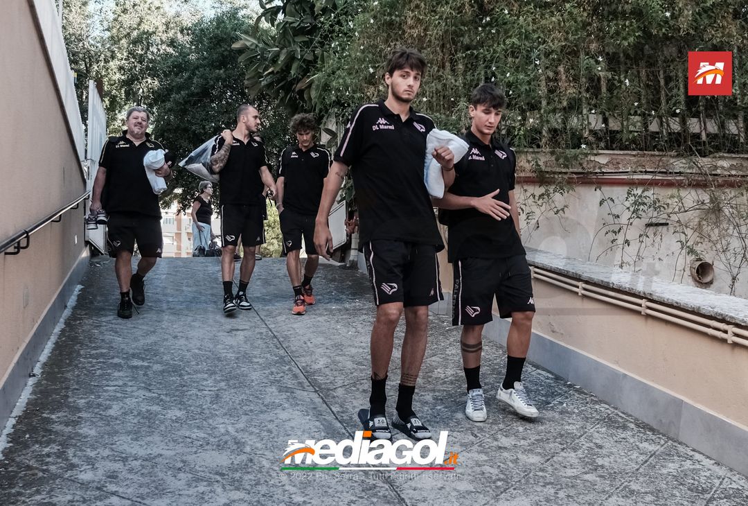 FOTO RITIRO PALERMO, i rosanero di Baldini arrivano in palestra (Gallery) - immagine 14