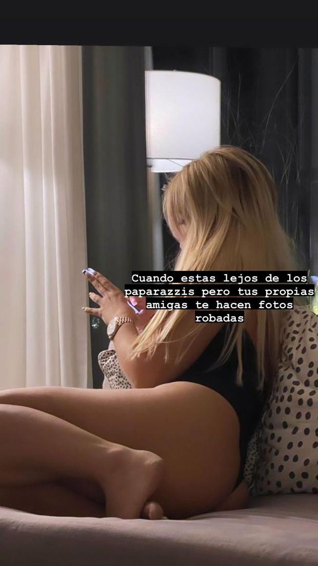 Wanda posta una foto, i fan accorrono e commentano: “Veniamo qui solo per vedere se…”- immagine 2