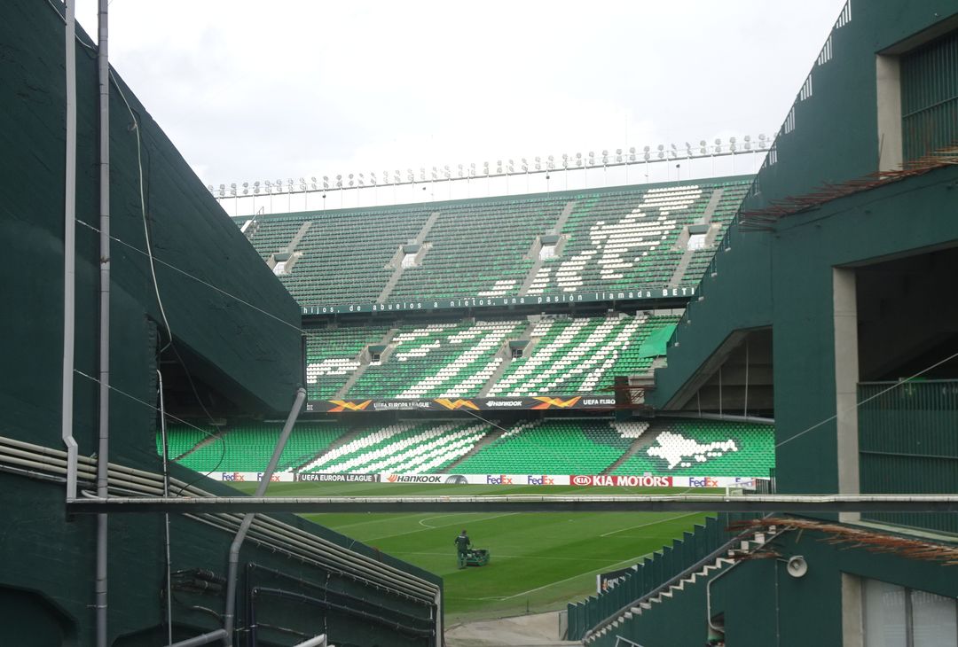  Lo stadio Benito Villamarín, casa del Betis Siviglia 
