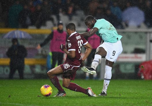  TURIN, ITALY - NOVEMBER 23: Romelu Menama Lukaku Bolingoli of FC Internazionale scores the third goal during the Serie A match between Torino FC and FC Internazionale at Stadio Olimpico di Torino on November 23, 2019 in Turin, Italy. (Photo by Claudio Villa - Inter/Inter via Getty Images ) 